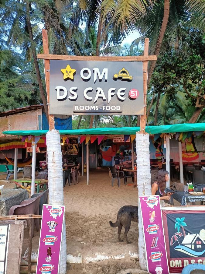 Om D S Cafe 51 & Beach Stay Gokarna  Dış mekan fotoğraf