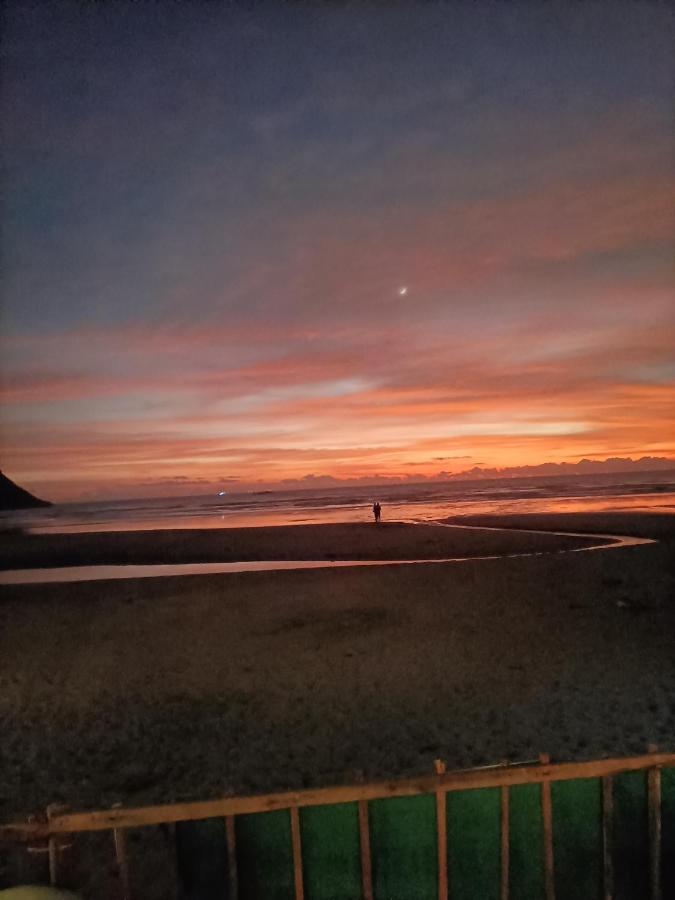Om D S Cafe 51 & Beach Stay Gokarna  Dış mekan fotoğraf