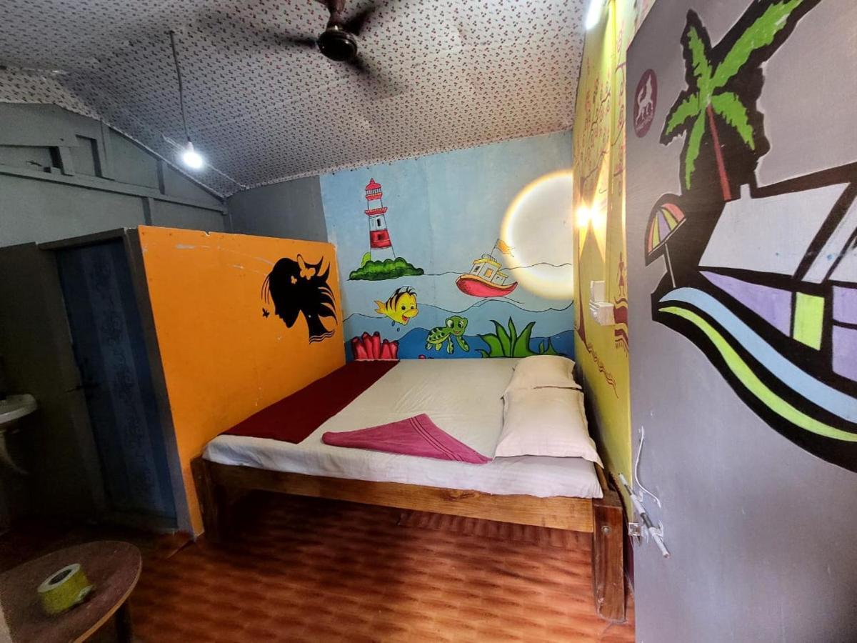 Om D S Cafe 51 & Beach Stay Gokarna  Dış mekan fotoğraf