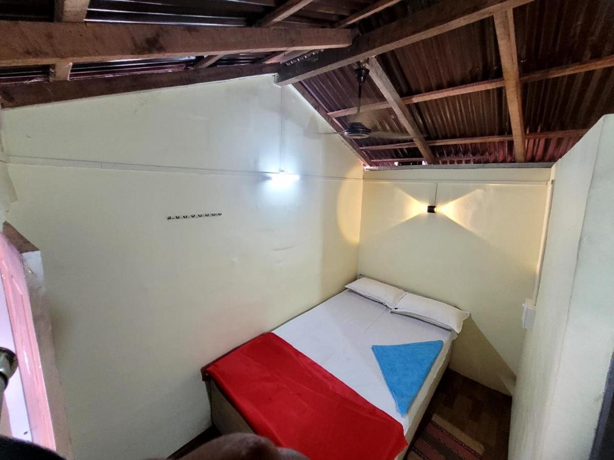 Om D S Cafe 51 & Beach Stay Gokarna  Dış mekan fotoğraf