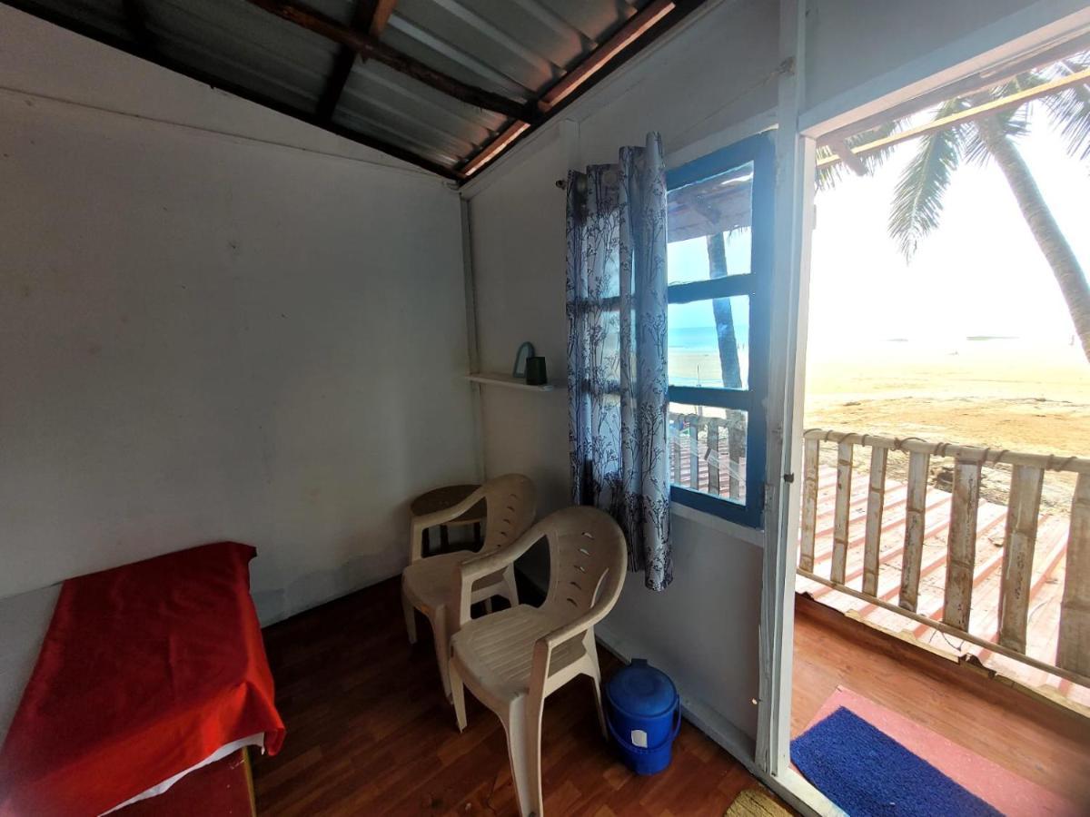 Om D S Cafe 51 & Beach Stay Gokarna  Dış mekan fotoğraf