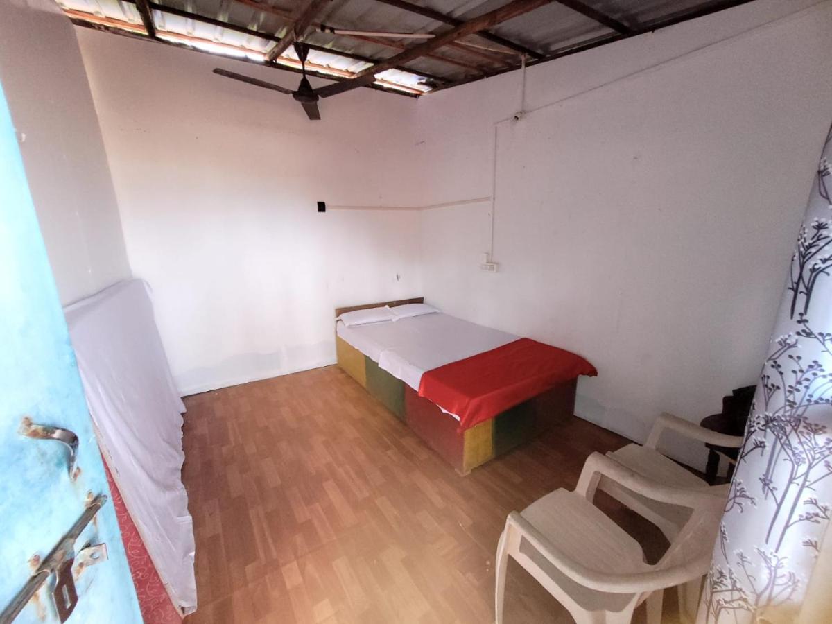 Om D S Cafe 51 & Beach Stay Gokarna  Dış mekan fotoğraf