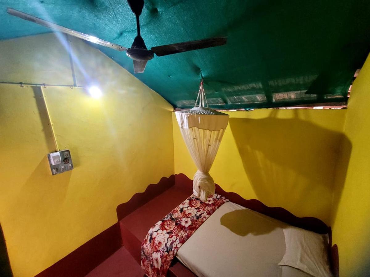 Om D S Cafe 51 & Beach Stay Gokarna  Dış mekan fotoğraf