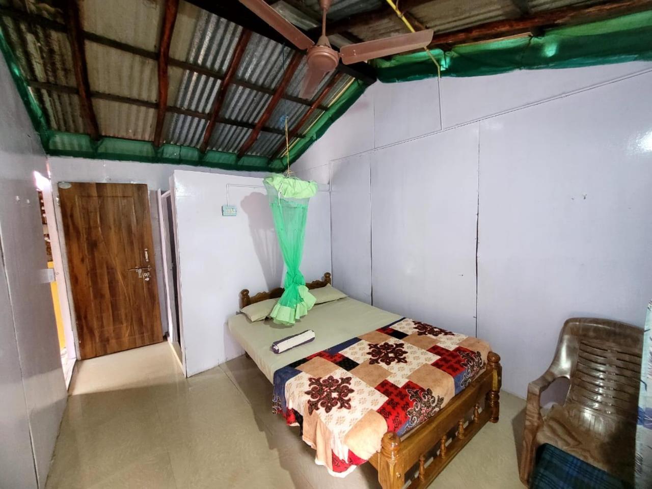 Om D S Cafe 51 & Beach Stay Gokarna  Dış mekan fotoğraf