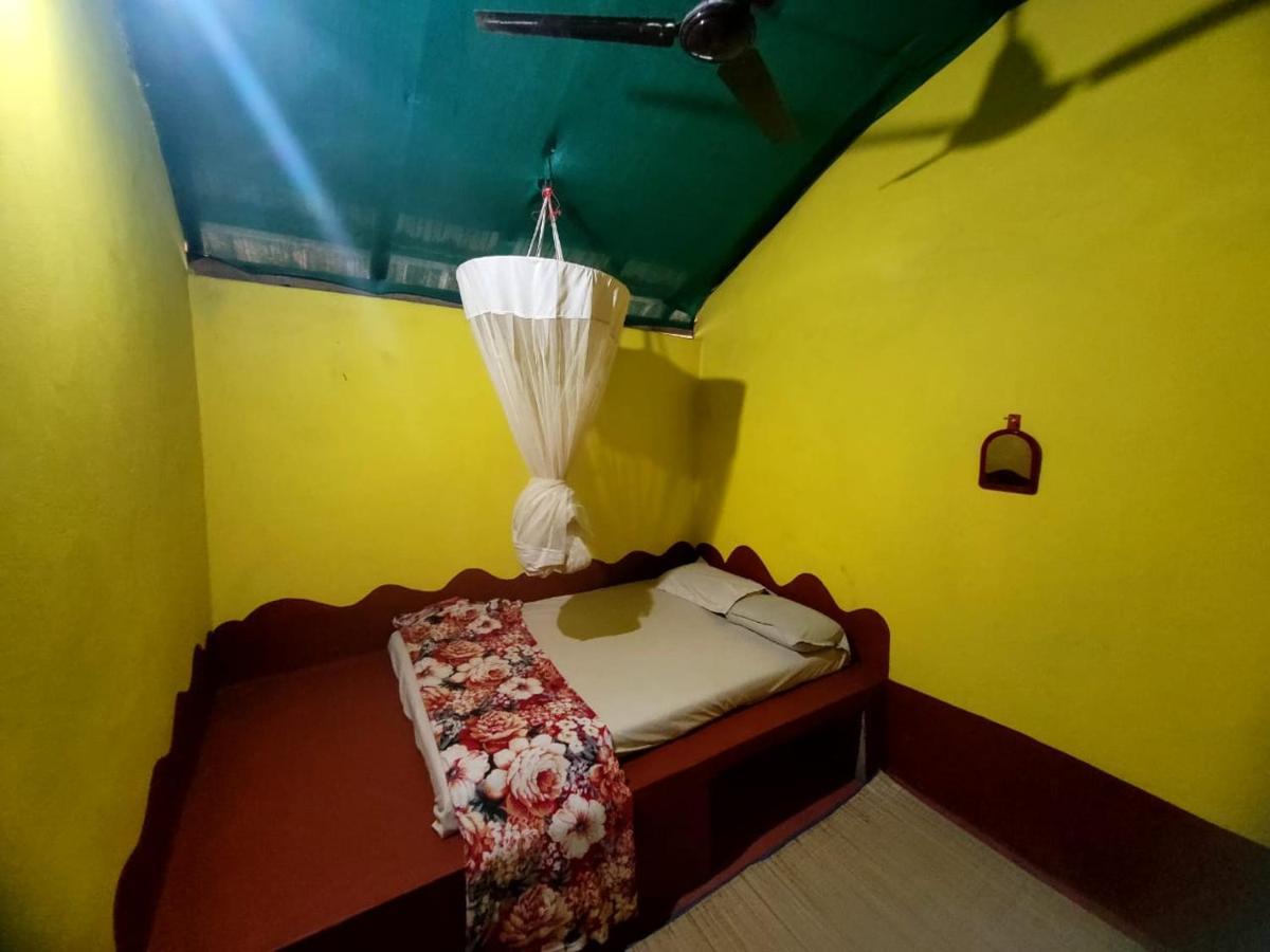 Om D S Cafe 51 & Beach Stay Gokarna  Dış mekan fotoğraf